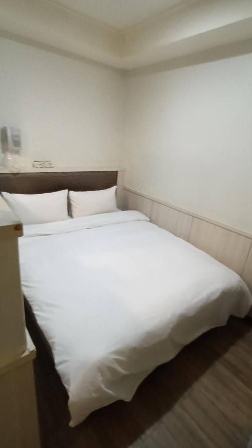 Galaxy Mini Inn Tajpej Kültér fotó