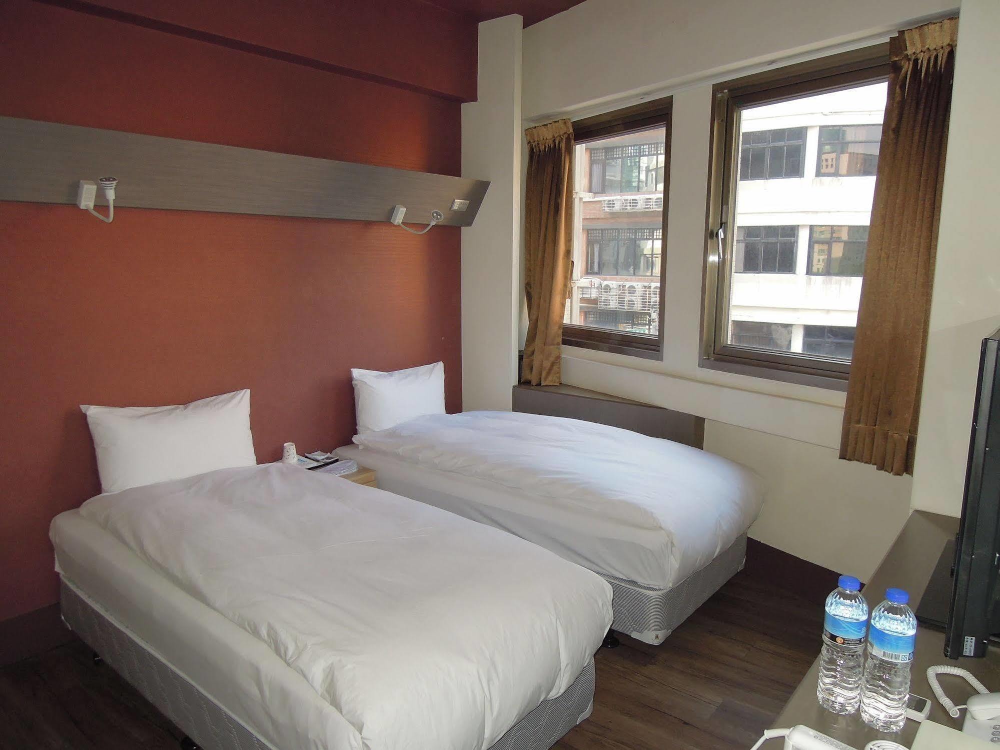 Galaxy Mini Inn Tajpej Kültér fotó