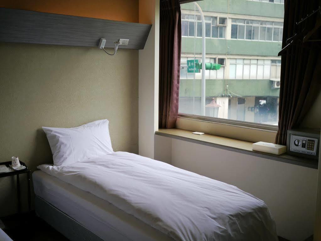 Galaxy Mini Inn Tajpej Kültér fotó