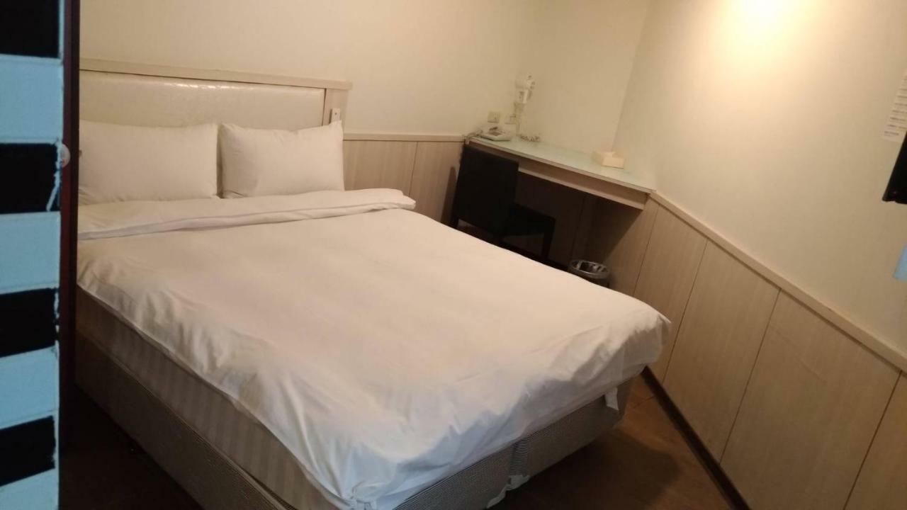 Galaxy Mini Inn Tajpej Kültér fotó